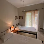 Appartement Ilisia Neapoli 1 *