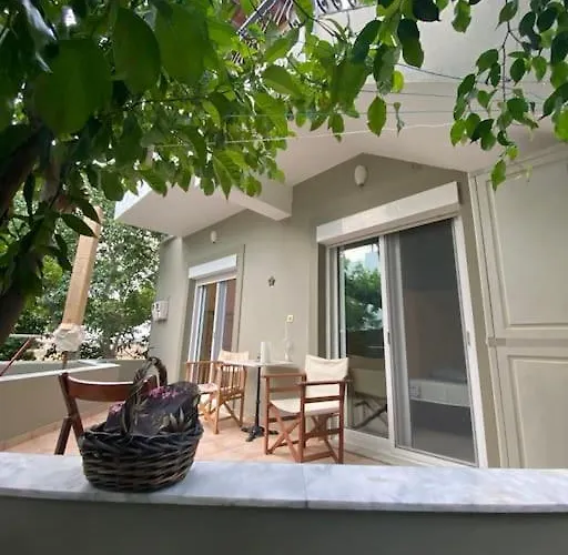 Appartamento Ilisia Neapoli 1 *