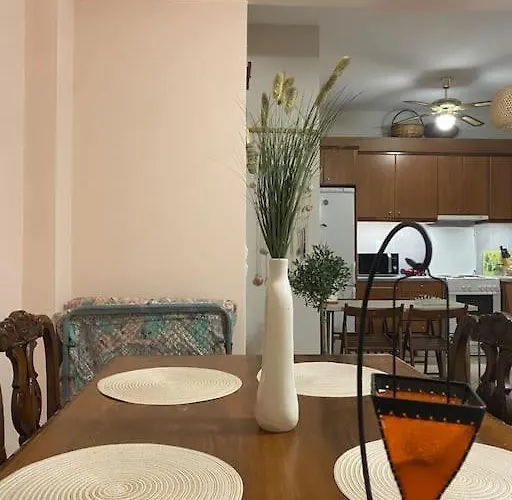 Ilisia Neapoli 1 Appartamento *